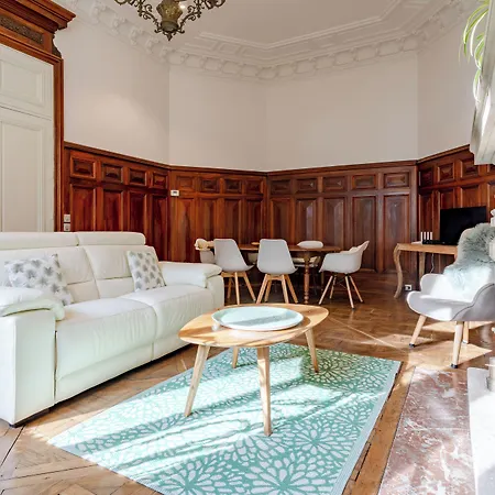 Chateau Cote De Nacre Апартаменты *